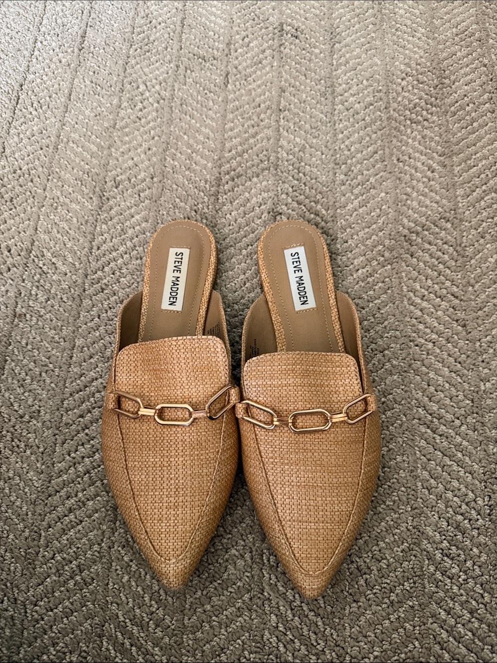 Steve Madden Tan Woven Pointed Mules with Gold Chain
